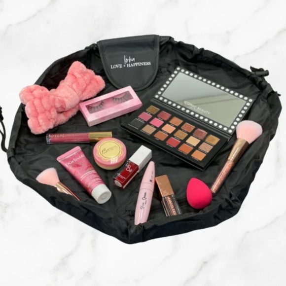 SOLD🦋3/$30🦋 lay & play makeup bag ~ great travel cosmetic bag - Picture 3 of 12